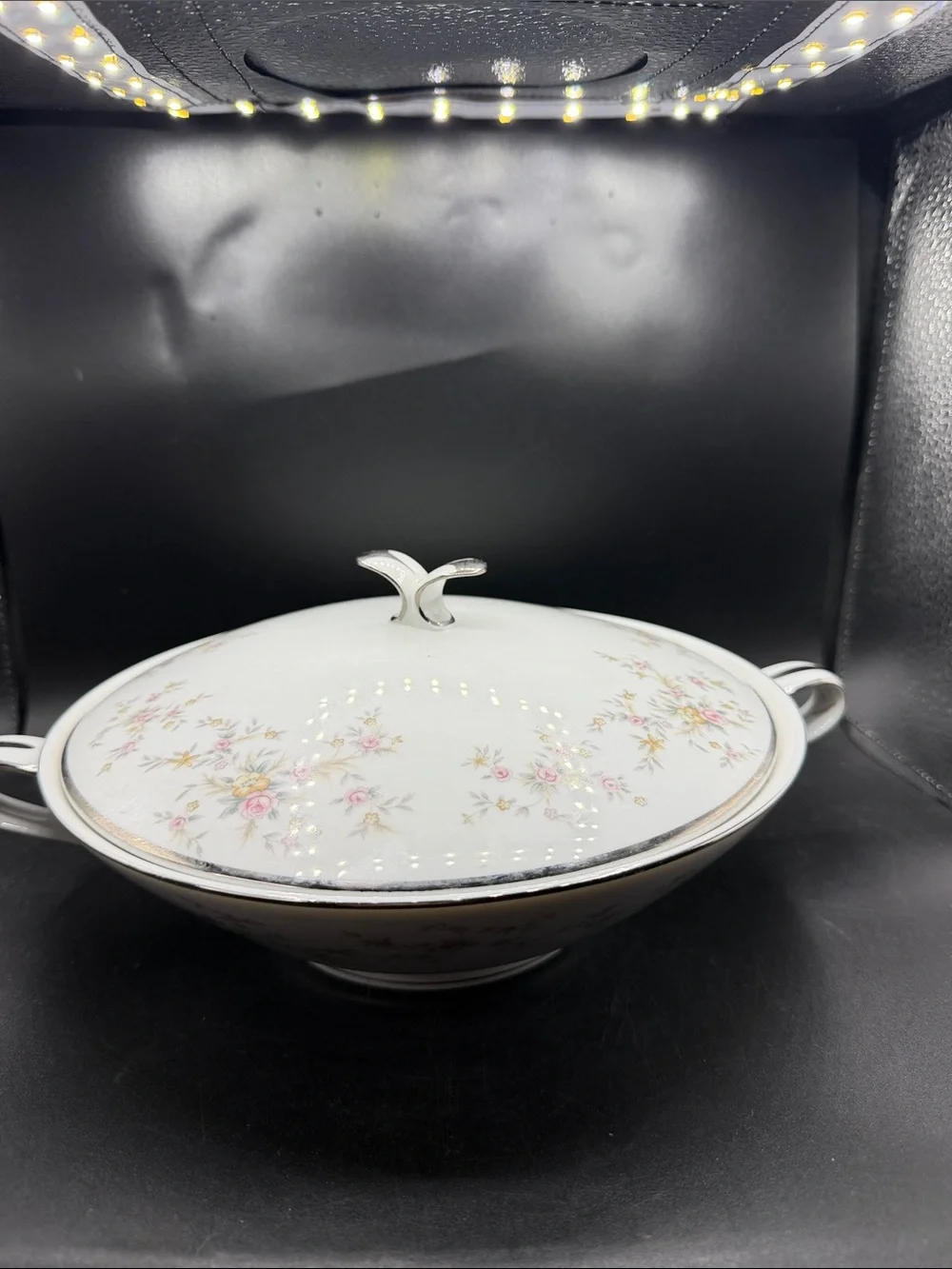 Noritake China Vegetable Dish with Lid Arlene